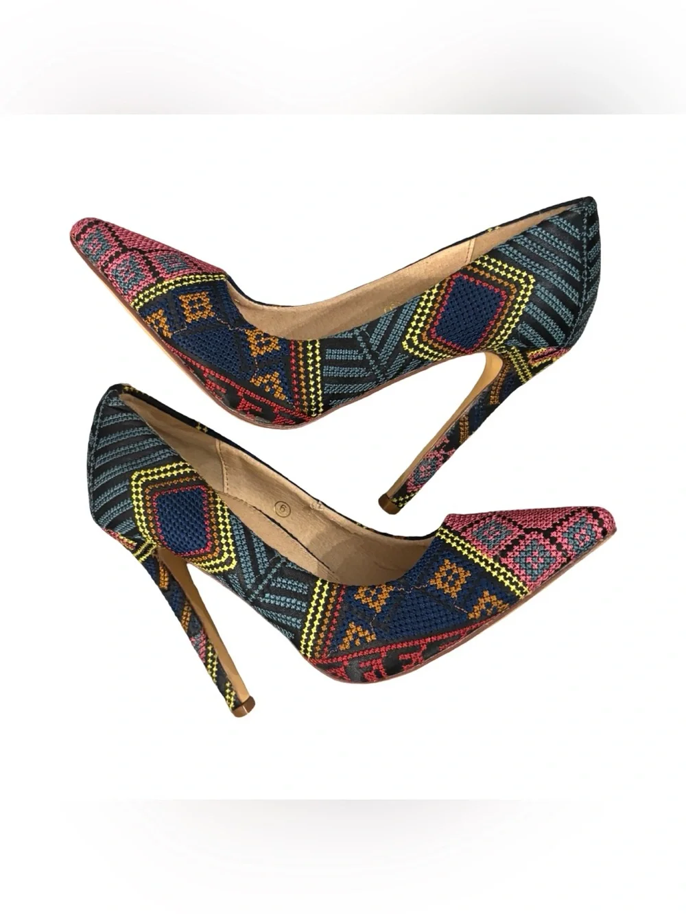 Multi-Color Aztec Artsy Patterned Fabric Tapestry Pointed Toe High Heels Sz 6.5